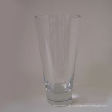 Стеклянная ваза с прозрачной V-формой